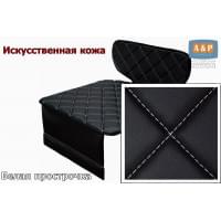 Коврик под детское автокресло-бустер. Искусственная кожа. Цвет: черный с белой прострочкой Ромб.
